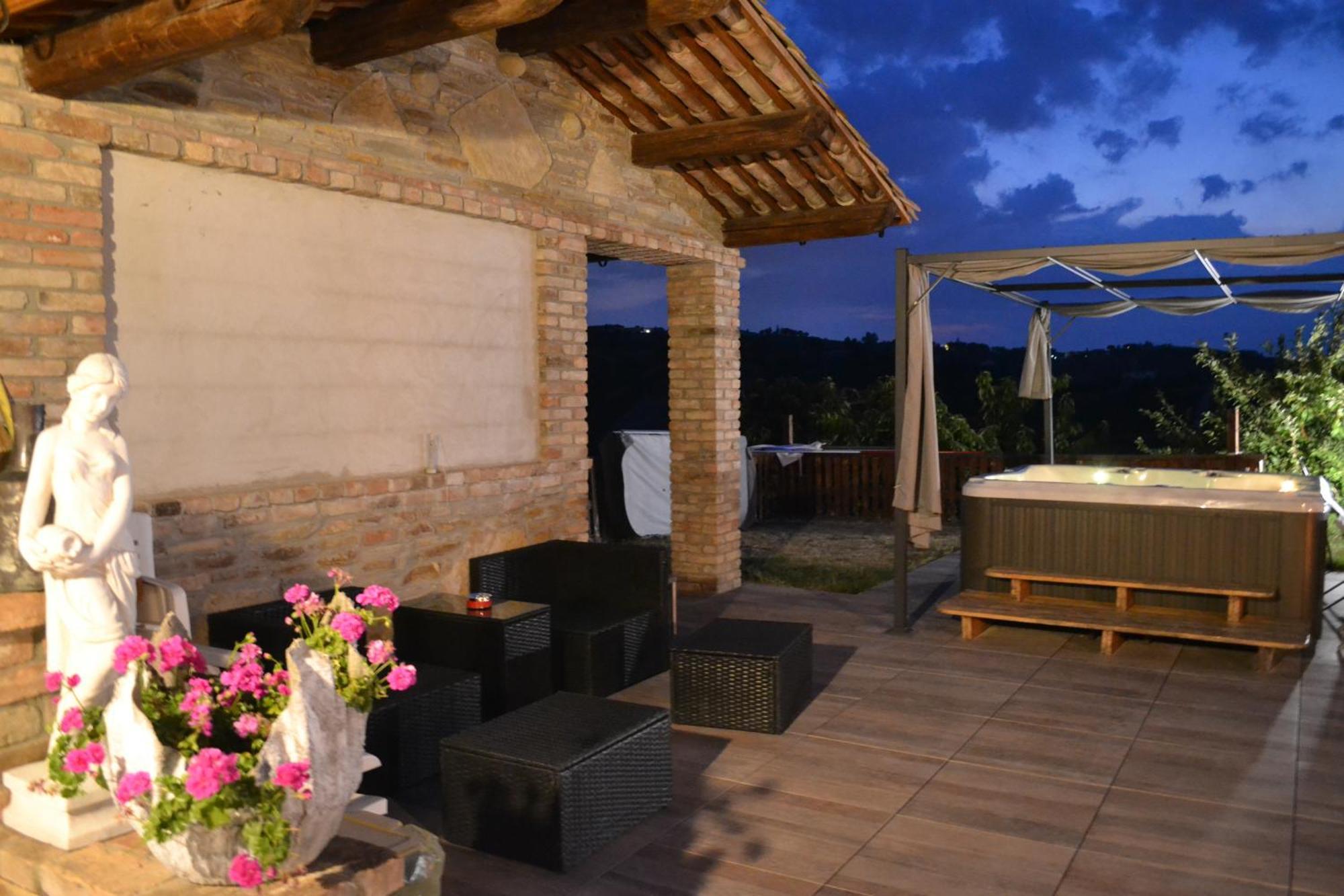 Agriturismo San Martino Кастильоне-Тинелла Экстерьер фото